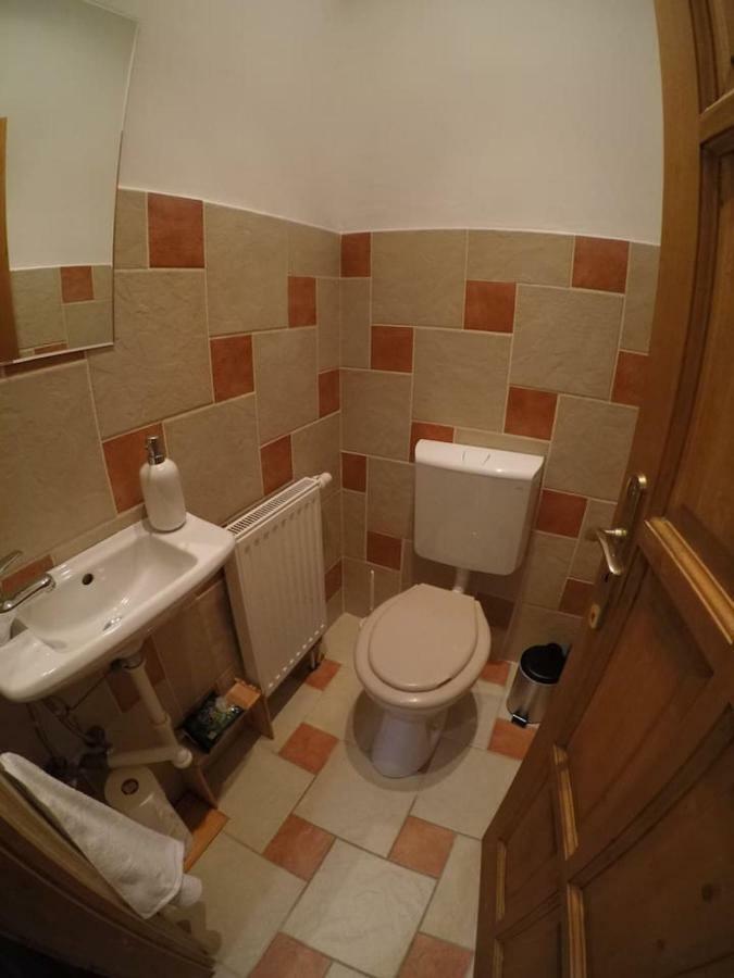 Pécs sétaló utcájában 6 személyes 3 szobás lakás Exterior foto